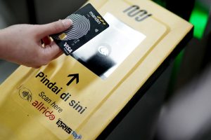 Naik MRT Jakarta Kini Lebih Mudah, Bank Mandiri Dukung Pembayaran Tiket Dengan Kartu Kredit Nirsentuh Global